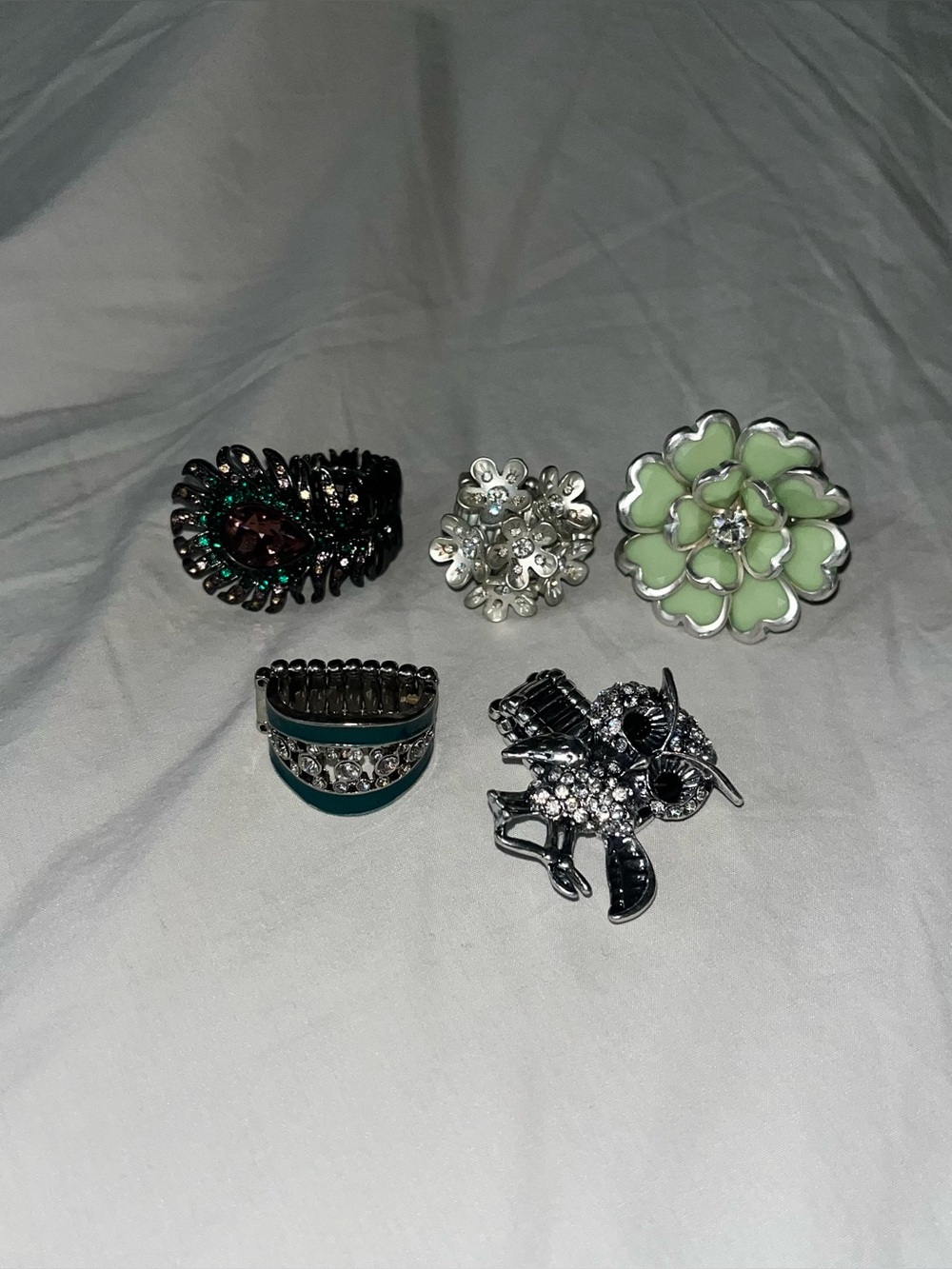 Stylish statement fashionable stretch rings set of 5.  Size 7-9. Jewelry.